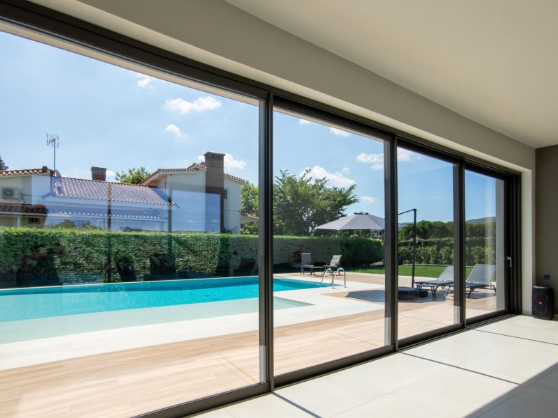 Aluna Sliding Door.