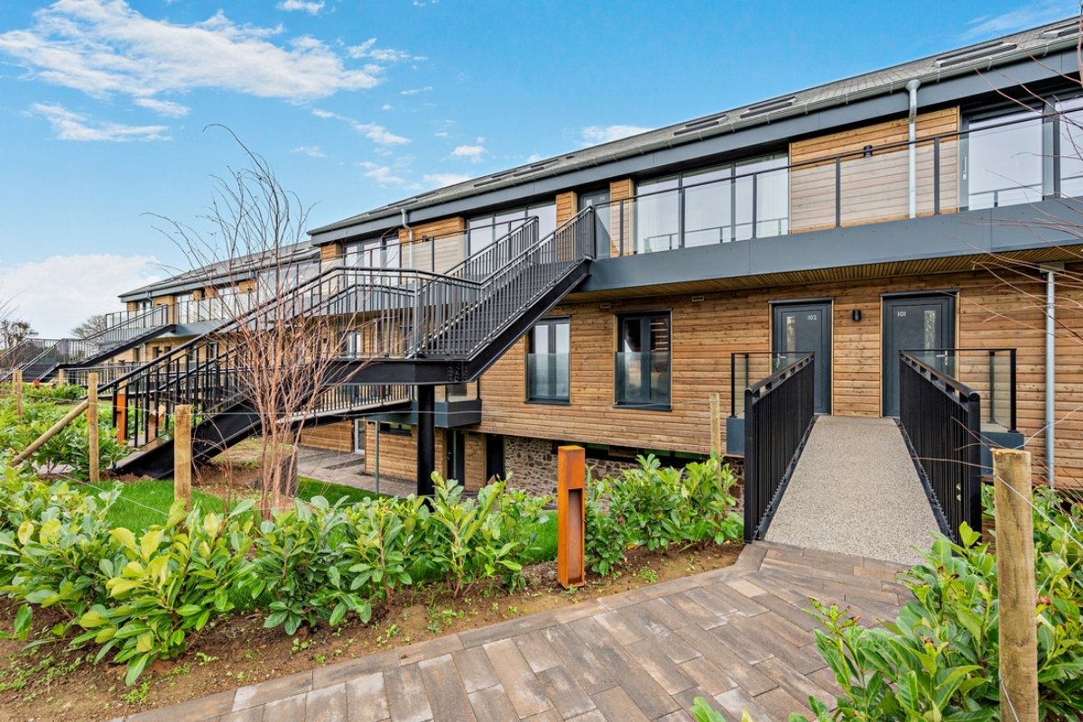 Contemporary glazing for 22 luxury Cornwall spa suites